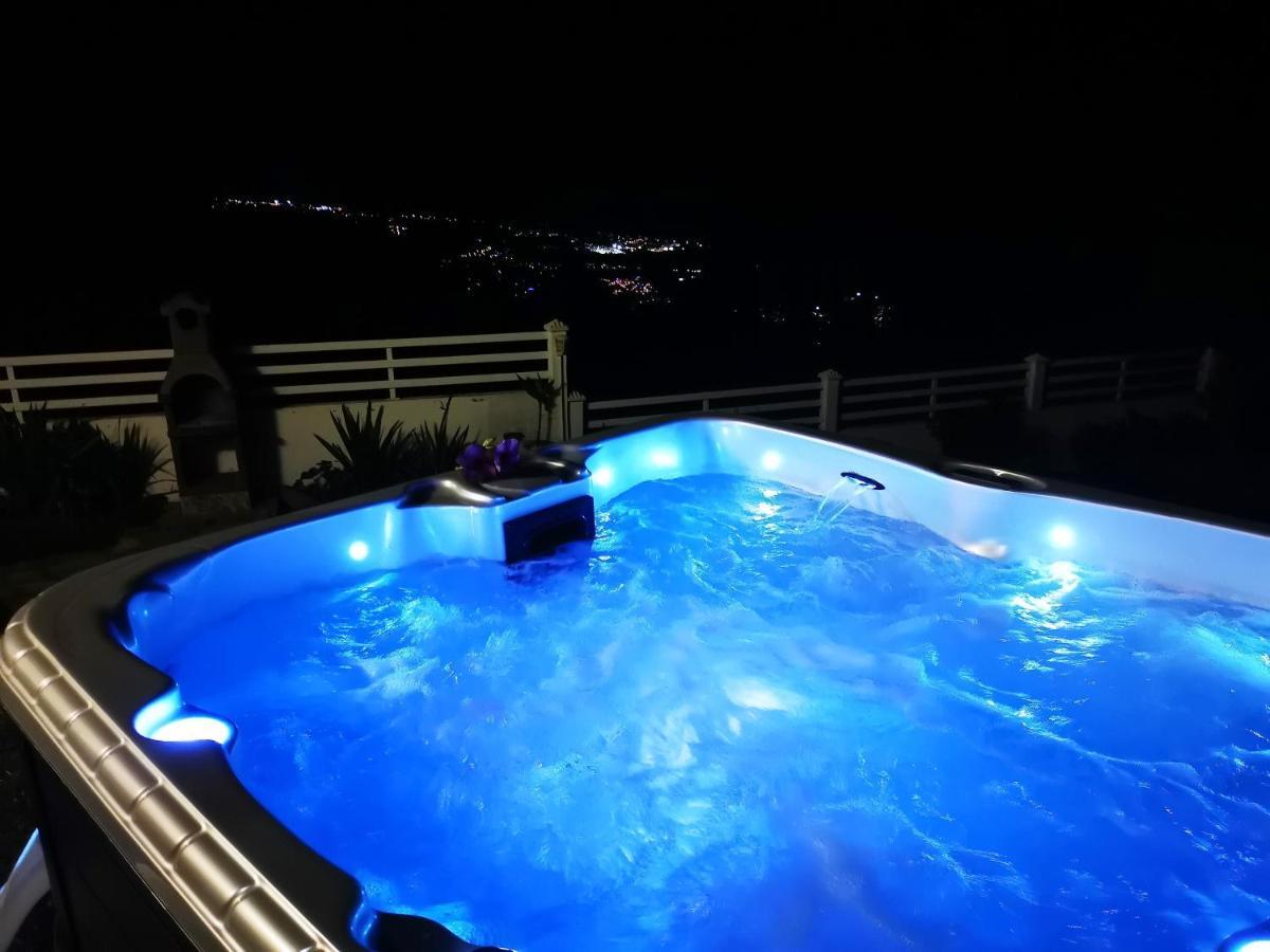 Belavue & Spa Prive, Avec Vue Panoramique Sur Mer, Jardin Creole Paysager, Jacuzzi Prive บูญองต์ ภายนอก รูปภาพ
